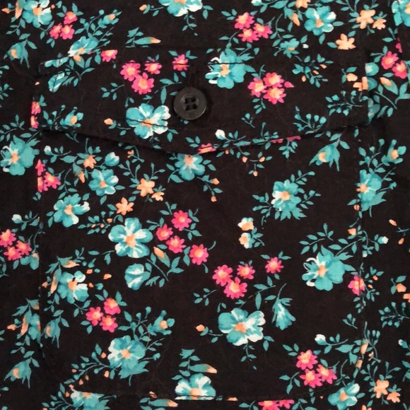 Miley Cyrus Floral Shirt - Picture 2 of 4